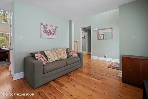 $3,800 | 2236 Hillcrest Drive, Pocono Pines, PA 18350