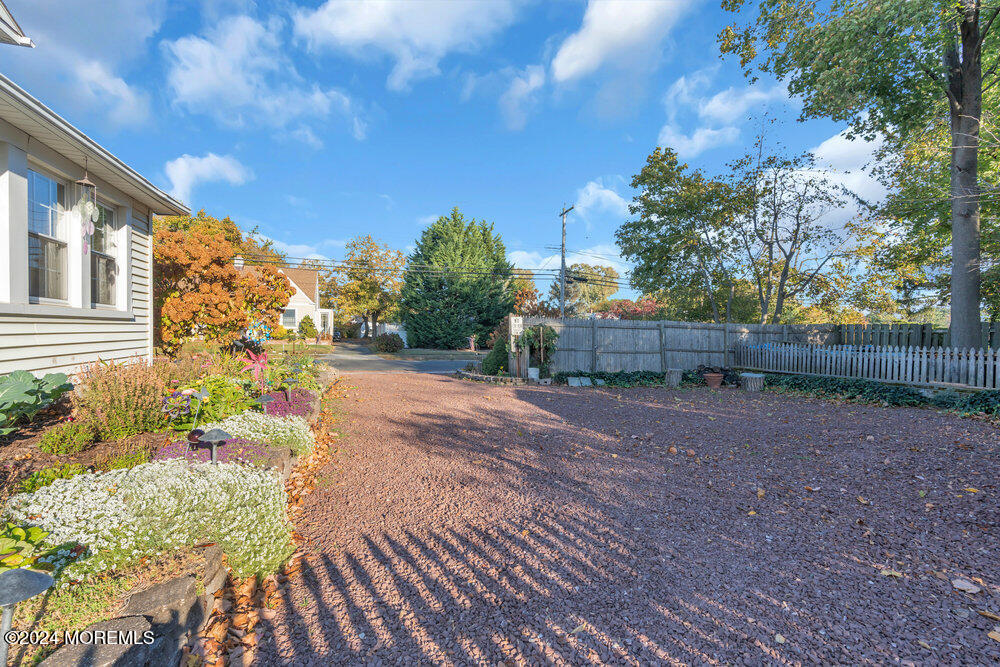 211 Wayside Road Neptune Township, NJ 07753 - Photo 8 of 38 034_dsc03910_303