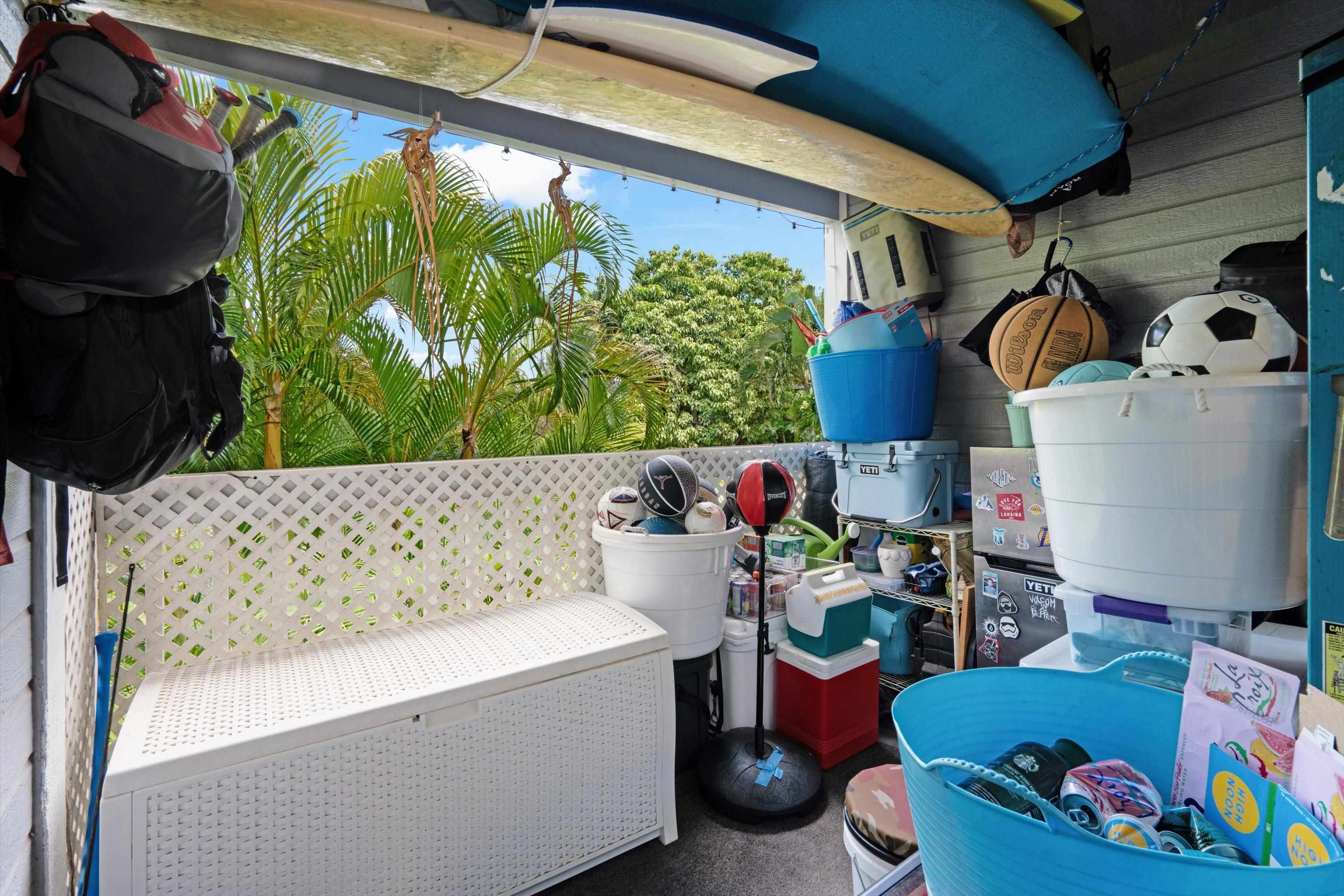 160 Keonekai Road, Unit 27201 Kihei, HI 96753 - Photo 8 of 29 a bathroom with a bathtub and sink