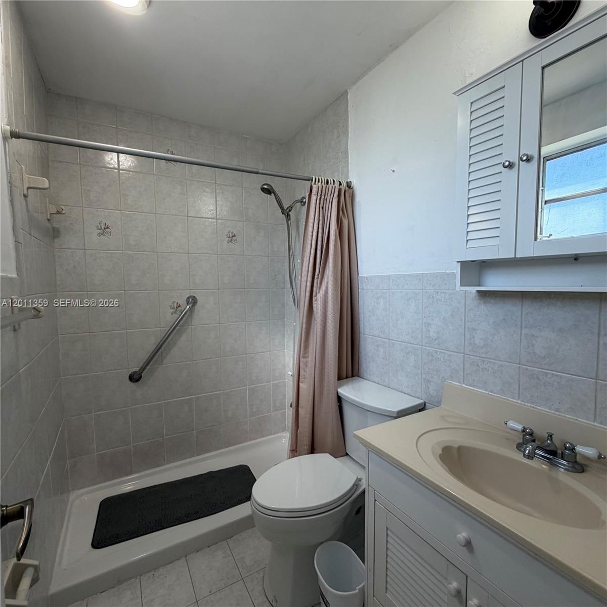 4321 Southwest 107th Court Miami, FL 33165 - Photo 12 of 27