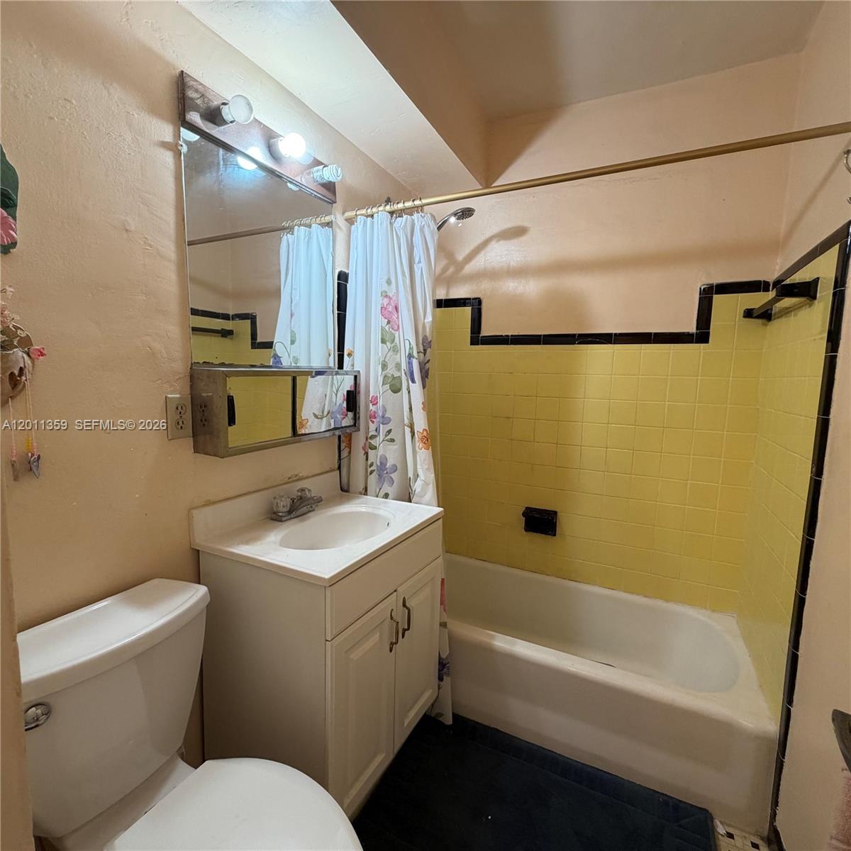 4321 Southwest 107th Court Miami, FL 33165 - Photo 15 of 27