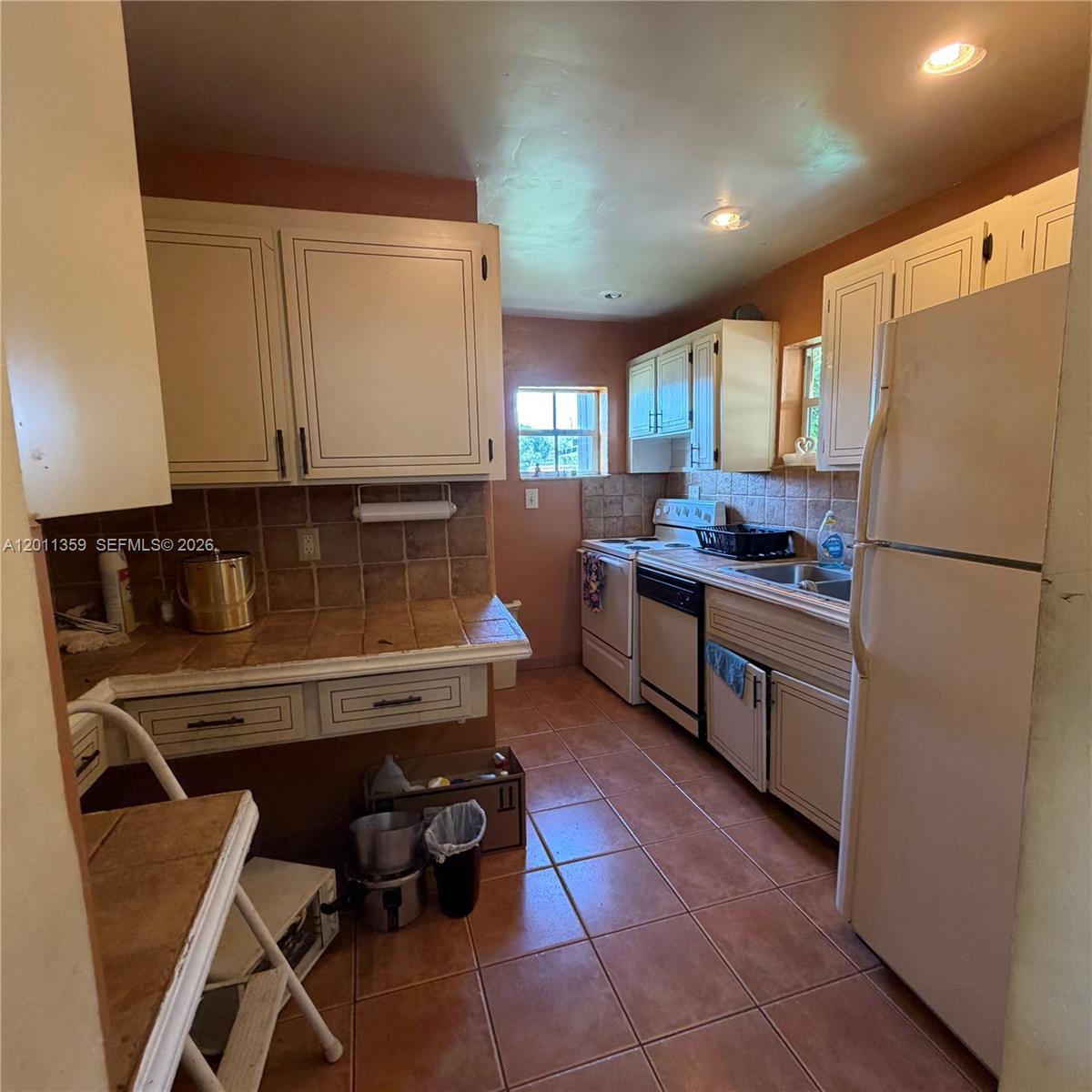 4321 Southwest 107th Court Miami, FL 33165 - Photo 9 of 27