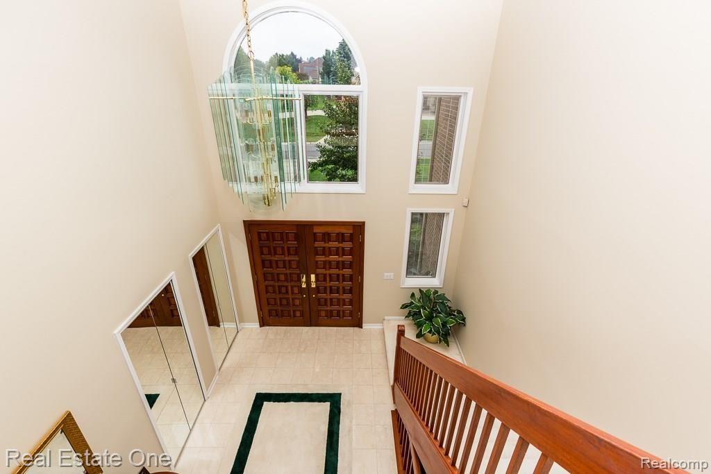 2129 Clinton View Circle Rochester Hills, MI 48309 - Photo 23 of 37