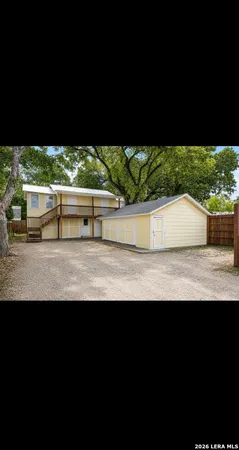 $1,260 | 843 Cross Street, New Braunfels, TX 78130