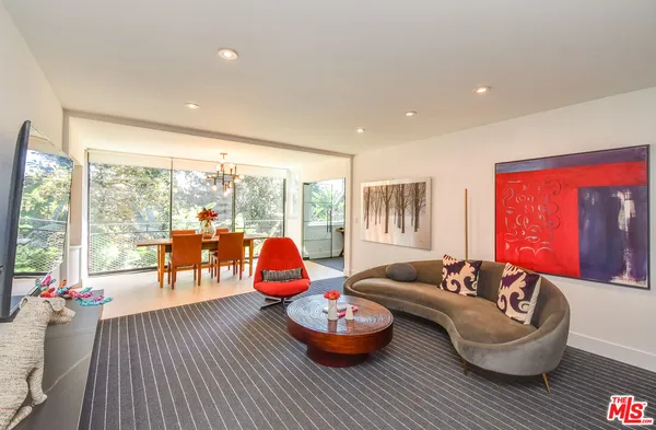 $799,000 | 289 South Barrington Avenue, Unit A211, Los Angeles, CA 90049