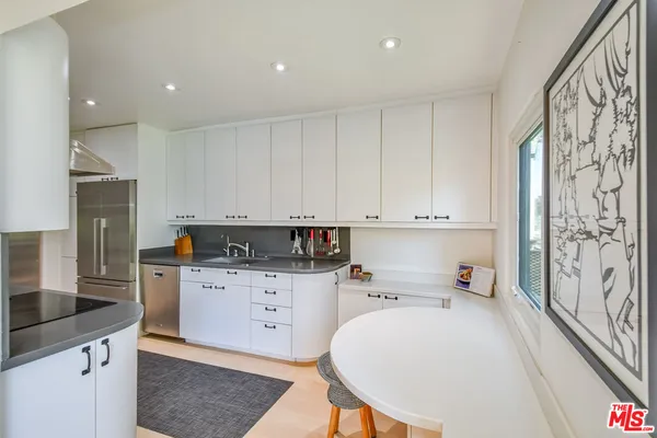 $799,000 | 289 South Barrington Avenue, Unit A211, Los Angeles, CA 90049