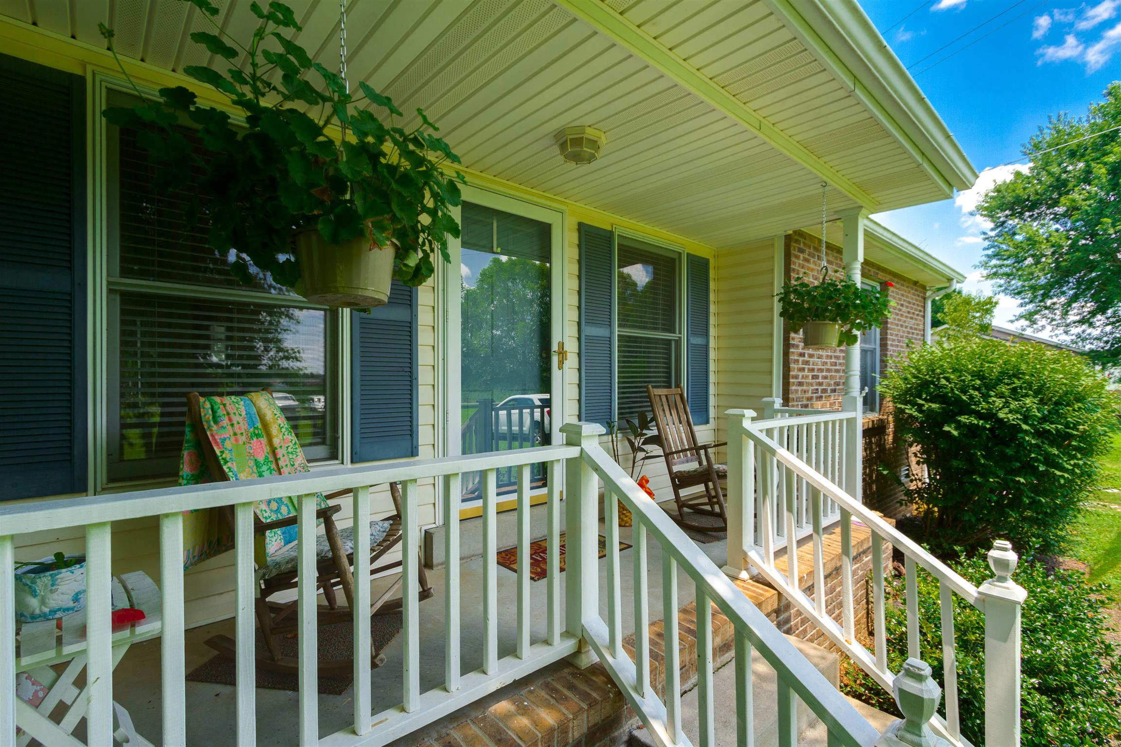 3839 Armstrong Road Springfield, TN 37172 - Photo 4 of 27 a view of a house with a small deck