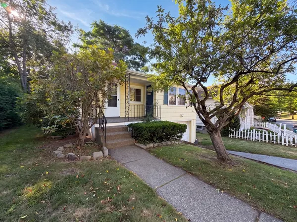 $395,000 | 17 Vineyard Street, Worcester, MA 01603