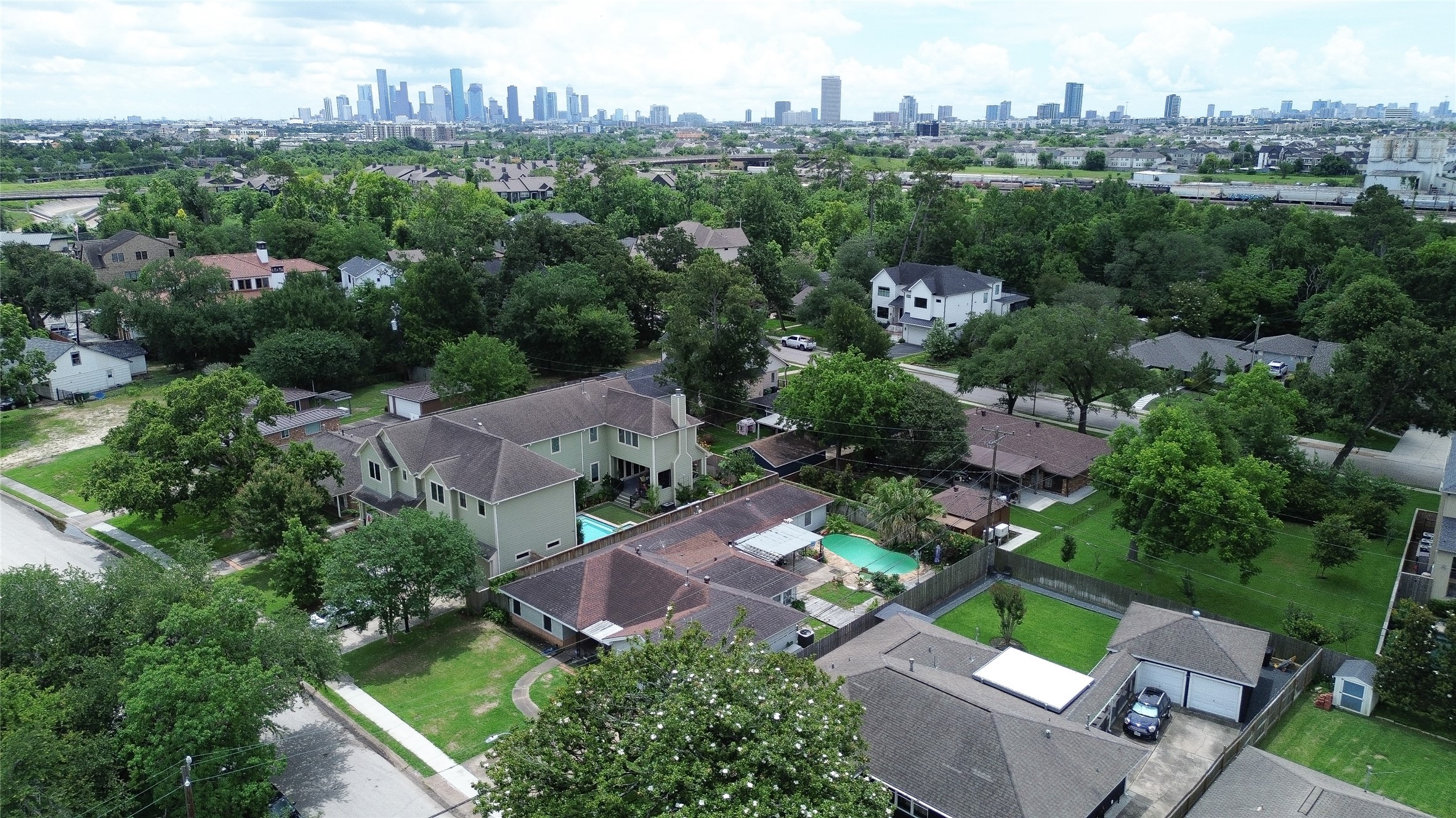 6127 Hurst Street Houston, TX 77008 - Photo 9 of 11