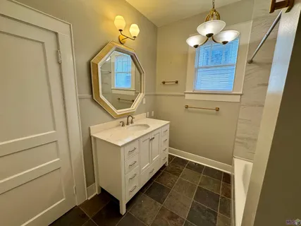 $2,700 | 610 Park Boulevard, Baton Rouge, LA 70802