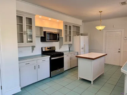 $2,700 | 610 Park Boulevard, Baton Rouge, LA 70802