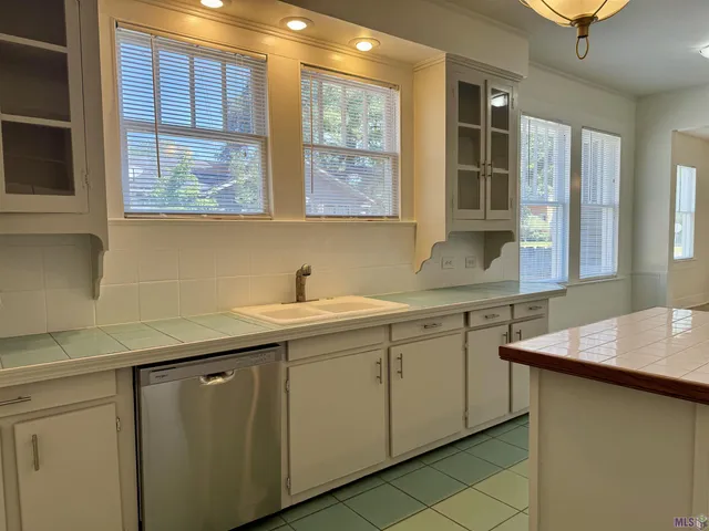 $2,700 | 610 Park Boulevard, Baton Rouge, LA 70802