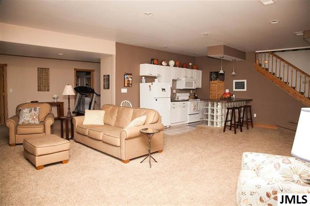 11421 Waterman Road Brooklyn, MI 49230 - Photo 19 of 21 Great Room