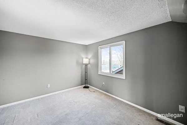 $359,900 | 17069 Blackfoot Trail, Howard City, MI 49329