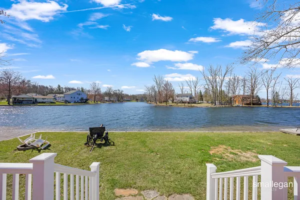 $359,900 | 17069 Blackfoot Trail, Howard City, MI 49329