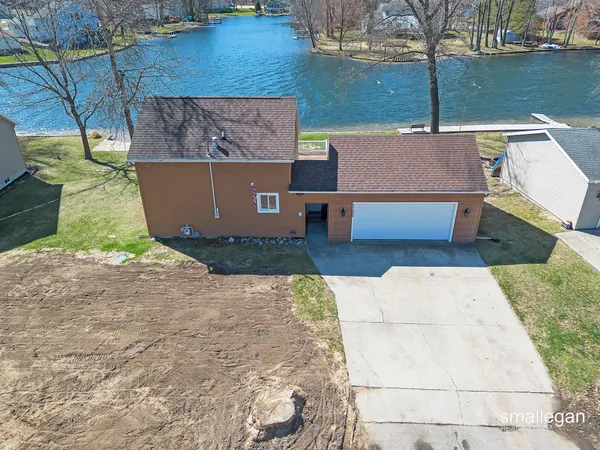$359,900 | 17069 Blackfoot Trail, Howard City, MI 49329