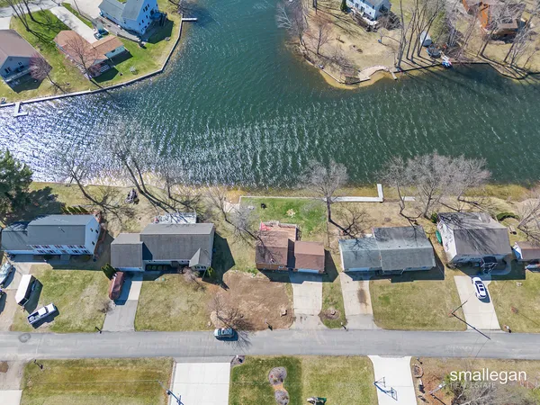 $359,900 | 17069 Blackfoot Trail, Howard City, MI 49329