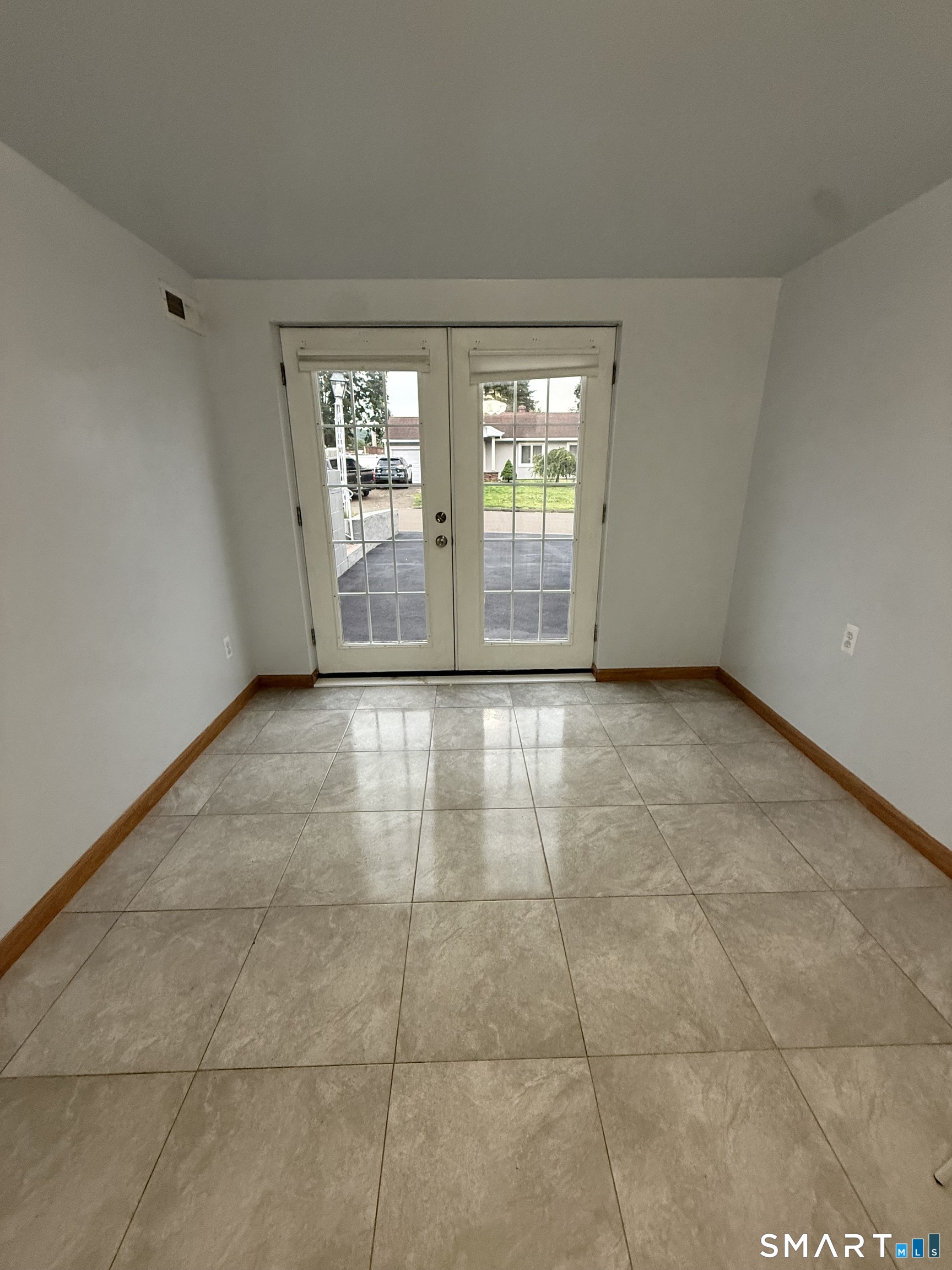17 Navarro Road East Haven, CT 06512 - Photo 25 of 30 Gallery Image 25