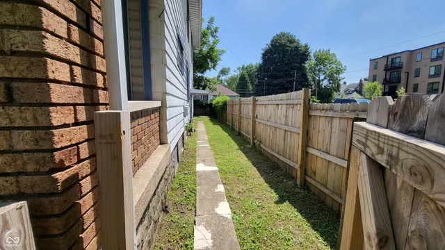 $1,050 | 323 North Rural Street, Indianapolis, IN 46201