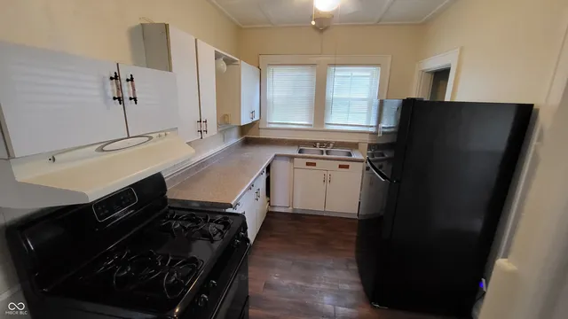 $1,050 | 323 North Rural Street, Indianapolis, IN 46201