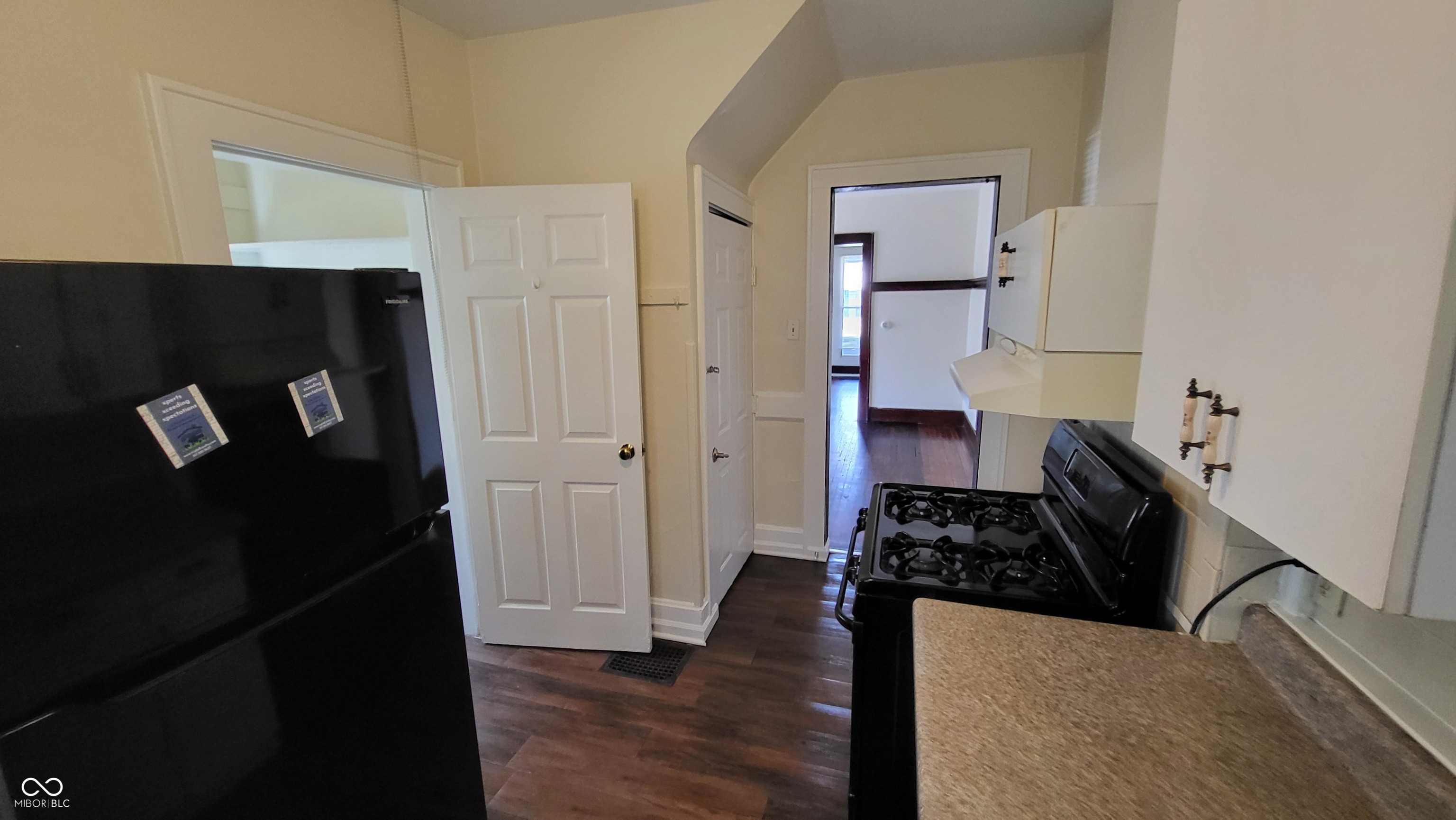 323 North Rural Street Indianapolis, IN 46201 - Photo 9 of 18