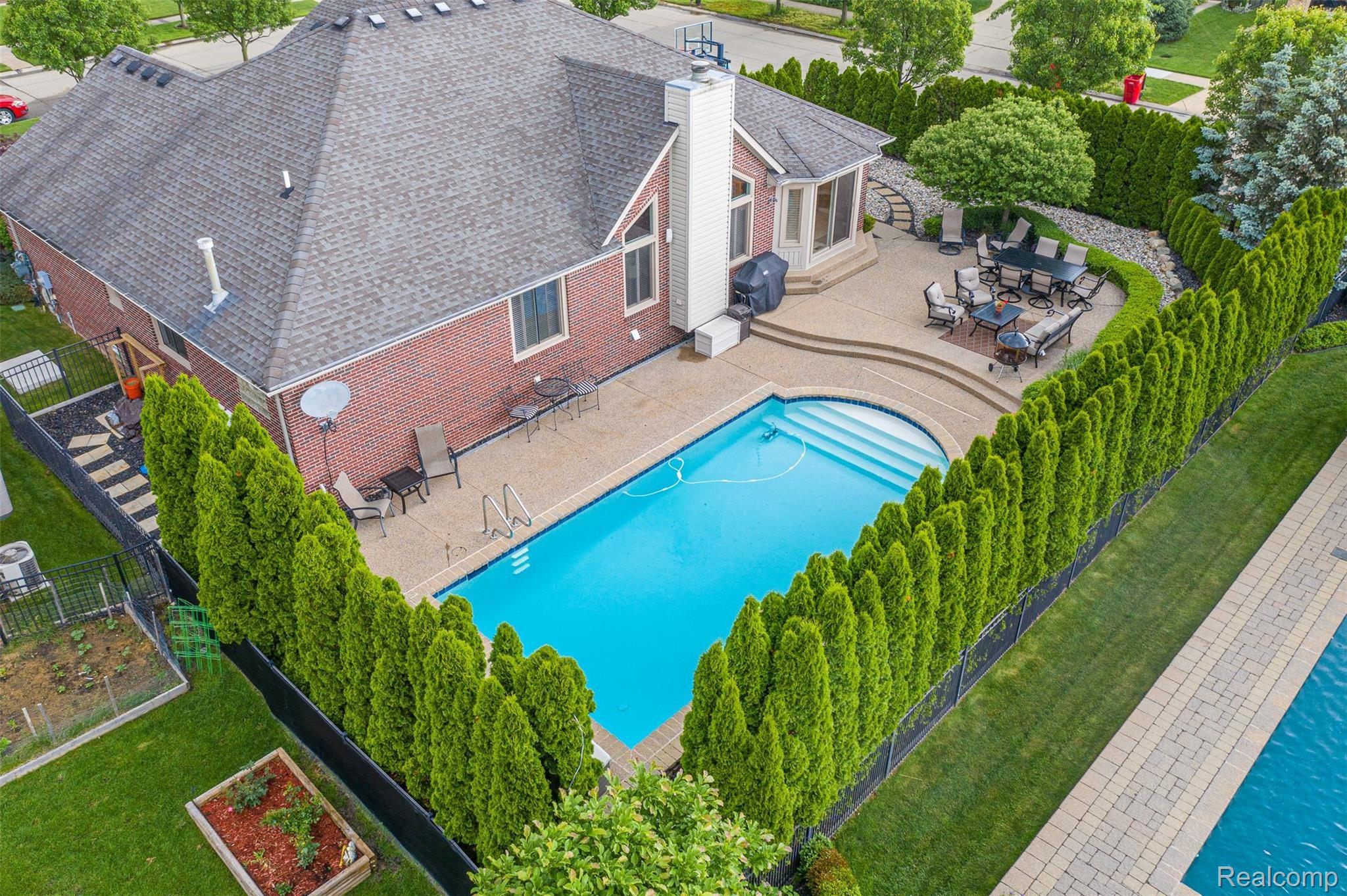 21440 Rome Drive Macomb, MI 48044 - Photo 6 of 62 21440 Rome Dr-6.jpg