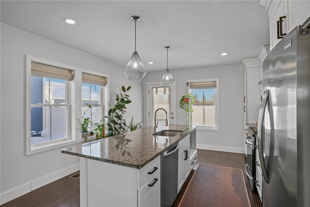 165 Graystone Street Warwick, RI 02886 - Photo 3 of 50