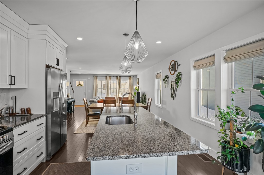 165 Graystone Street Warwick, RI 02886 - Photo 5 of 50