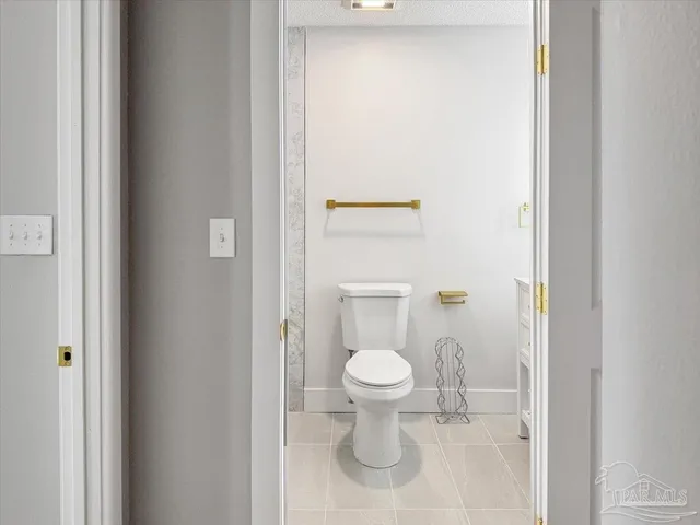a bathroom with a toilet