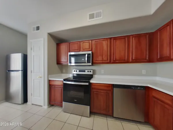 $1,529 | 18250 North Cave Creek Road, Unit 110, Phoenix, AZ 85032