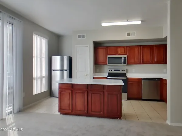 $1,579 | 18250 North Cave Creek Road, Unit 110, Phoenix, AZ 85032