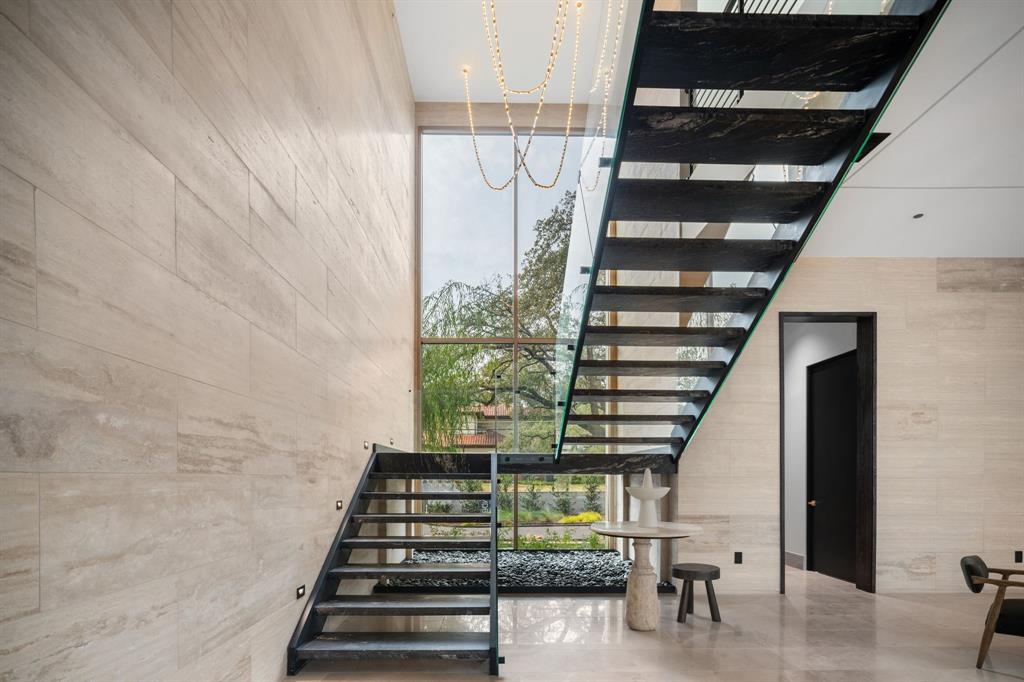 10920 Strait Lane Dallas, TX 75229 - Photo 3 of 30