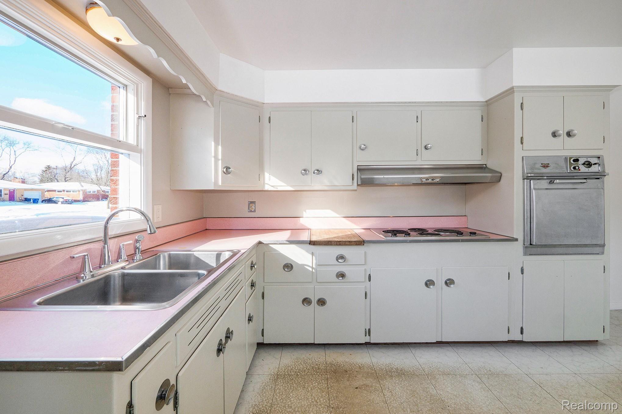 1829 Hanover Road Ann Arbor, MI 48103 - Photo 29 of 37 photo_27.jpg