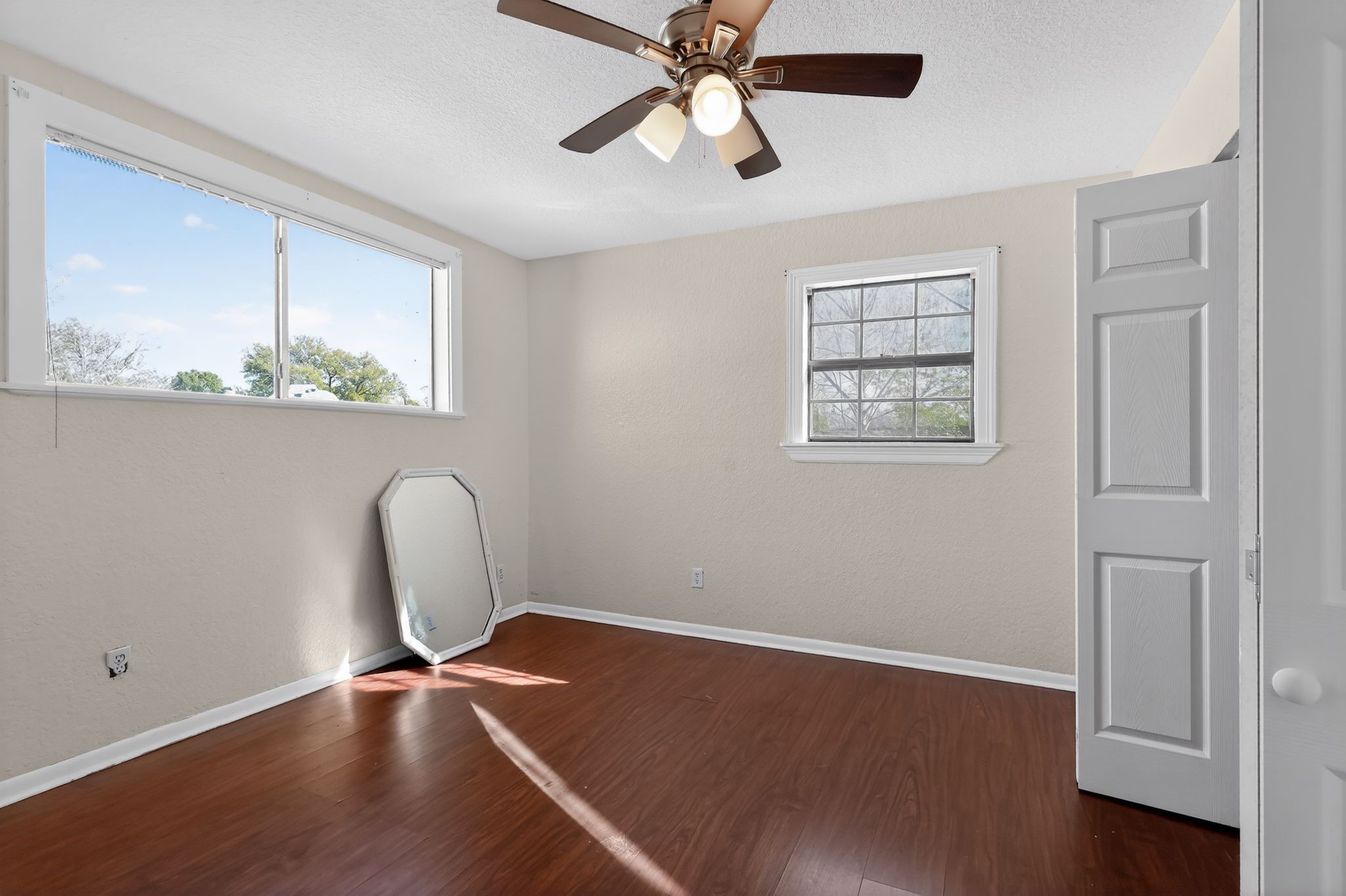712 East Peach Street Angleton, TX 77515 - Photo 12 of 44