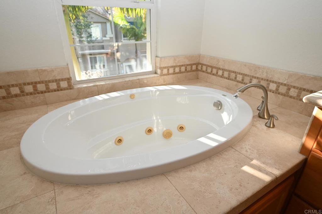 4035 Bluff View Way Carlsbad, CA 92008 - Photo 23 of 38