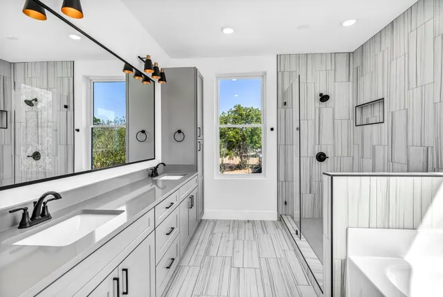 $487,500 | 1006 East Marble Street, Unit B, Burnet, TX 78611