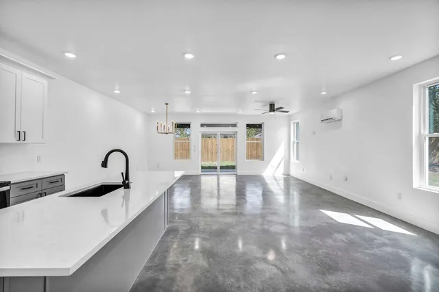 $487,500 | 1006 East Marble Street, Unit B, Burnet, TX 78611