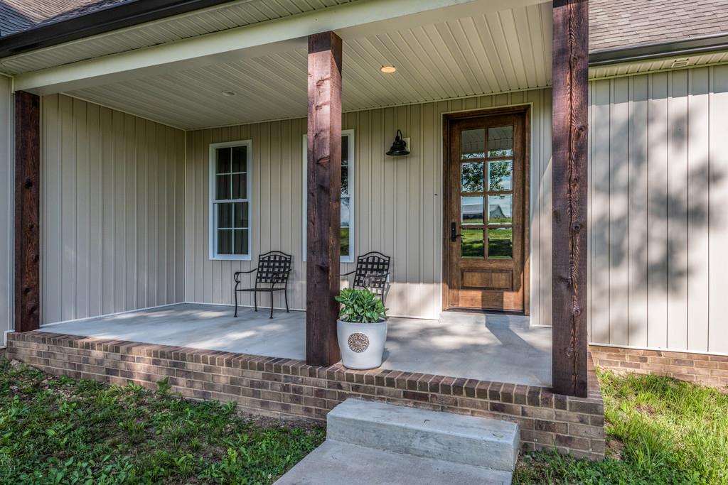 1356 Liberty Road Charlotte, TN 37036 - Photo 4 of 30 Gallery Image 4