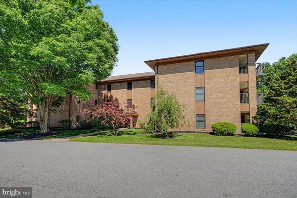 $389,900 | 3201 Falcon Lane, Unit 203, Wilmington, DE 19808