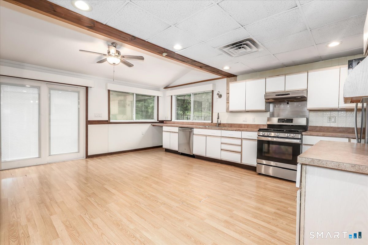 6 Caye Road Danbury, CT 06811 - Photo 9 of 32
