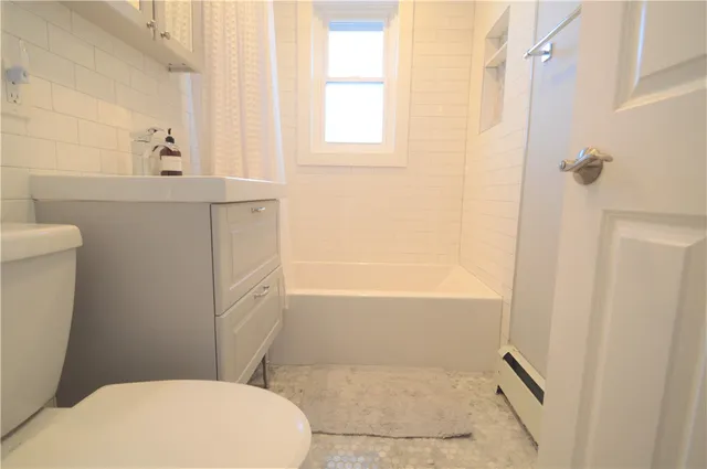 $2,500 | 70 Carroll Avenue, Unit 107, Newport, RI 02840