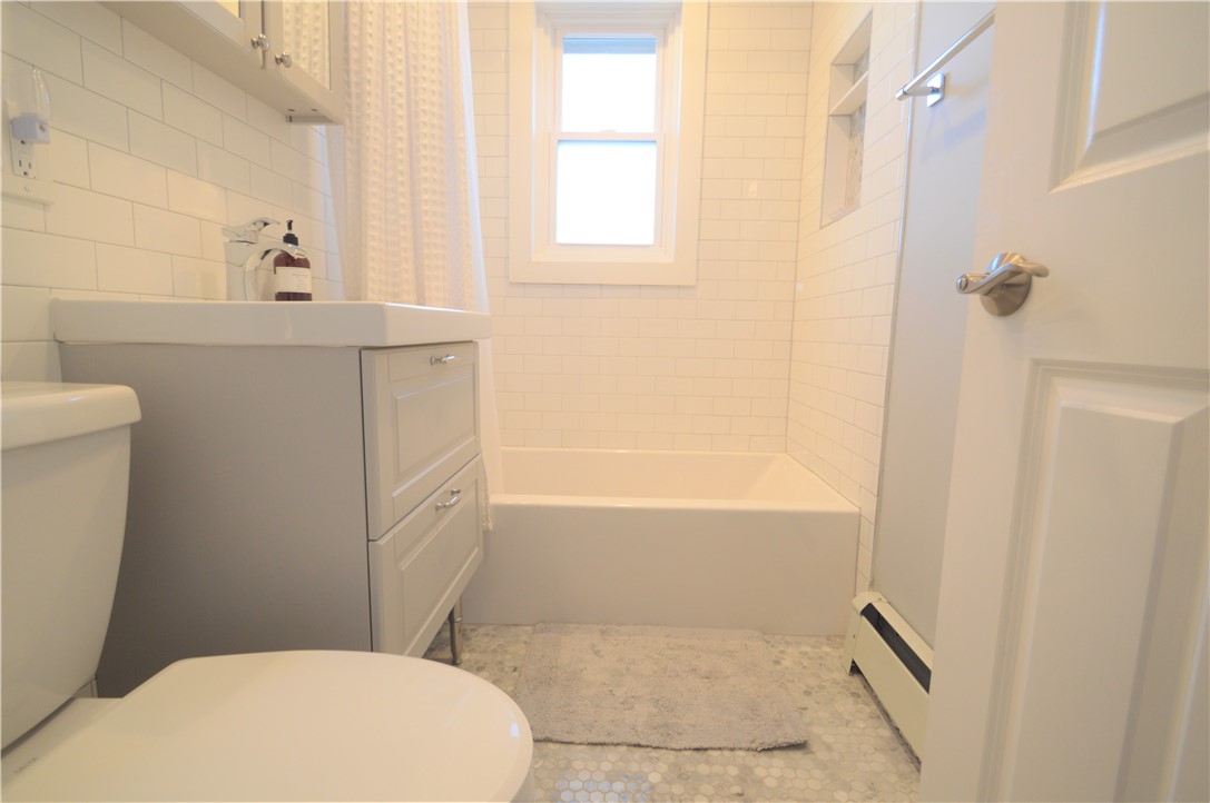 70 Carroll Avenue, Unit 107 Newport, RI 02840 - Photo 23 of 27