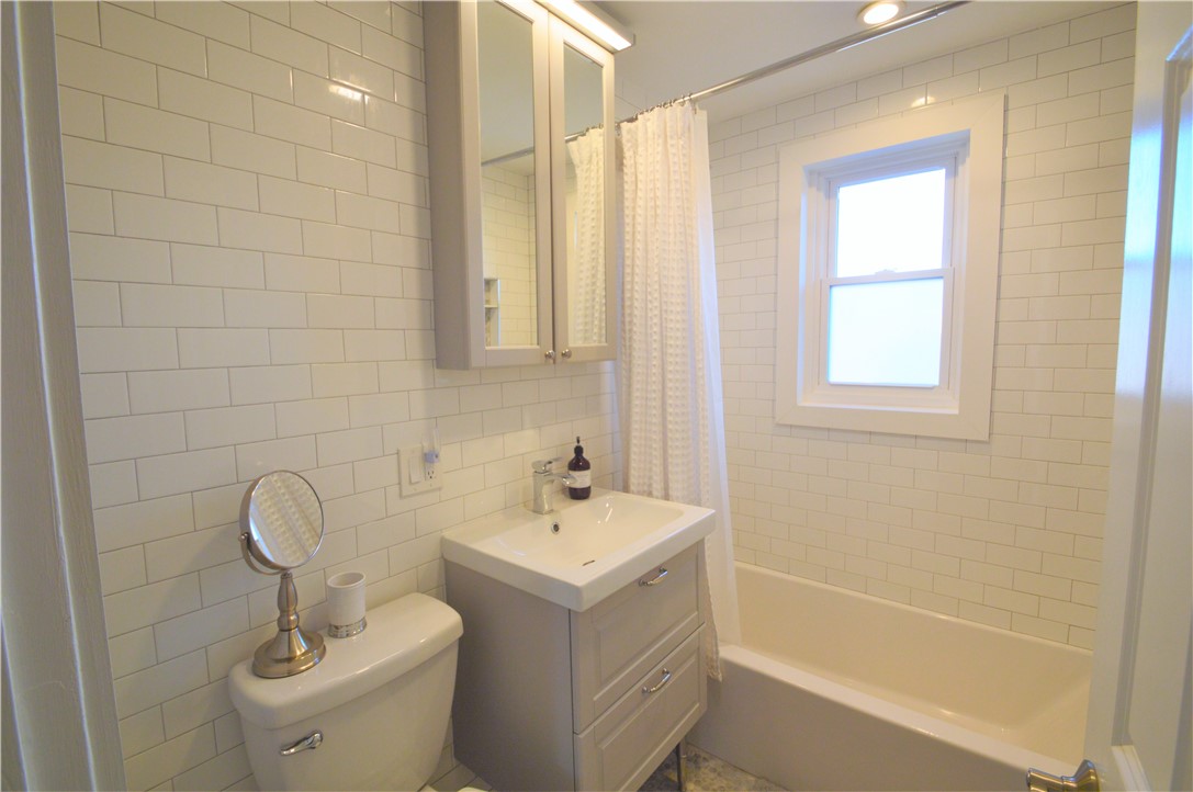 70 Carroll Avenue, Unit 107 Newport, RI 02840 - Photo 24 of 27