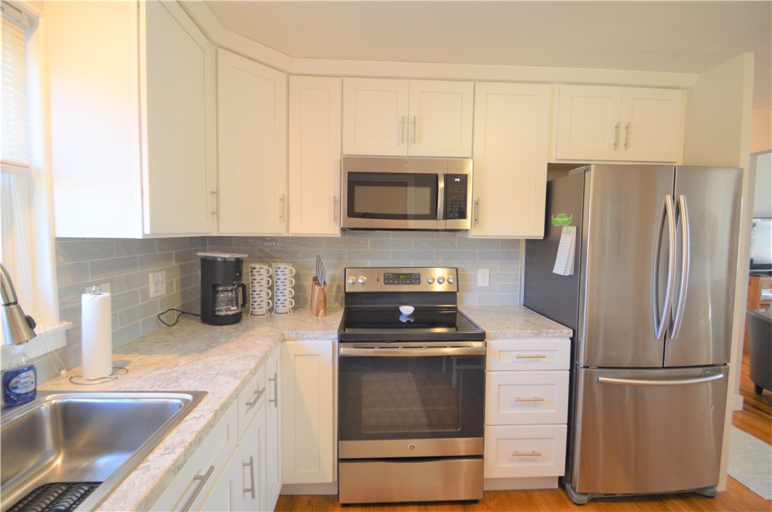 70 Carroll Avenue, Unit 107 Newport, RI 02840 - Photo 5 of 27