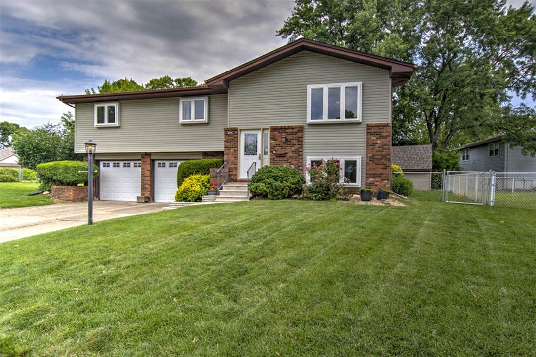 4652 Butler Drive Decatur, IL 62526 - Photo 1 of 38