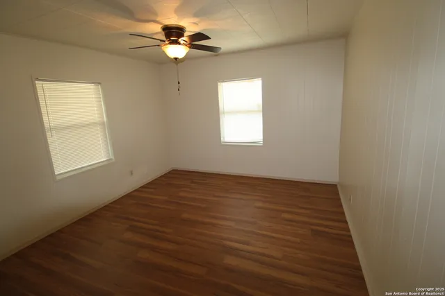 $1,500 | 15331 Cottage Street, Lytle, TX 78052