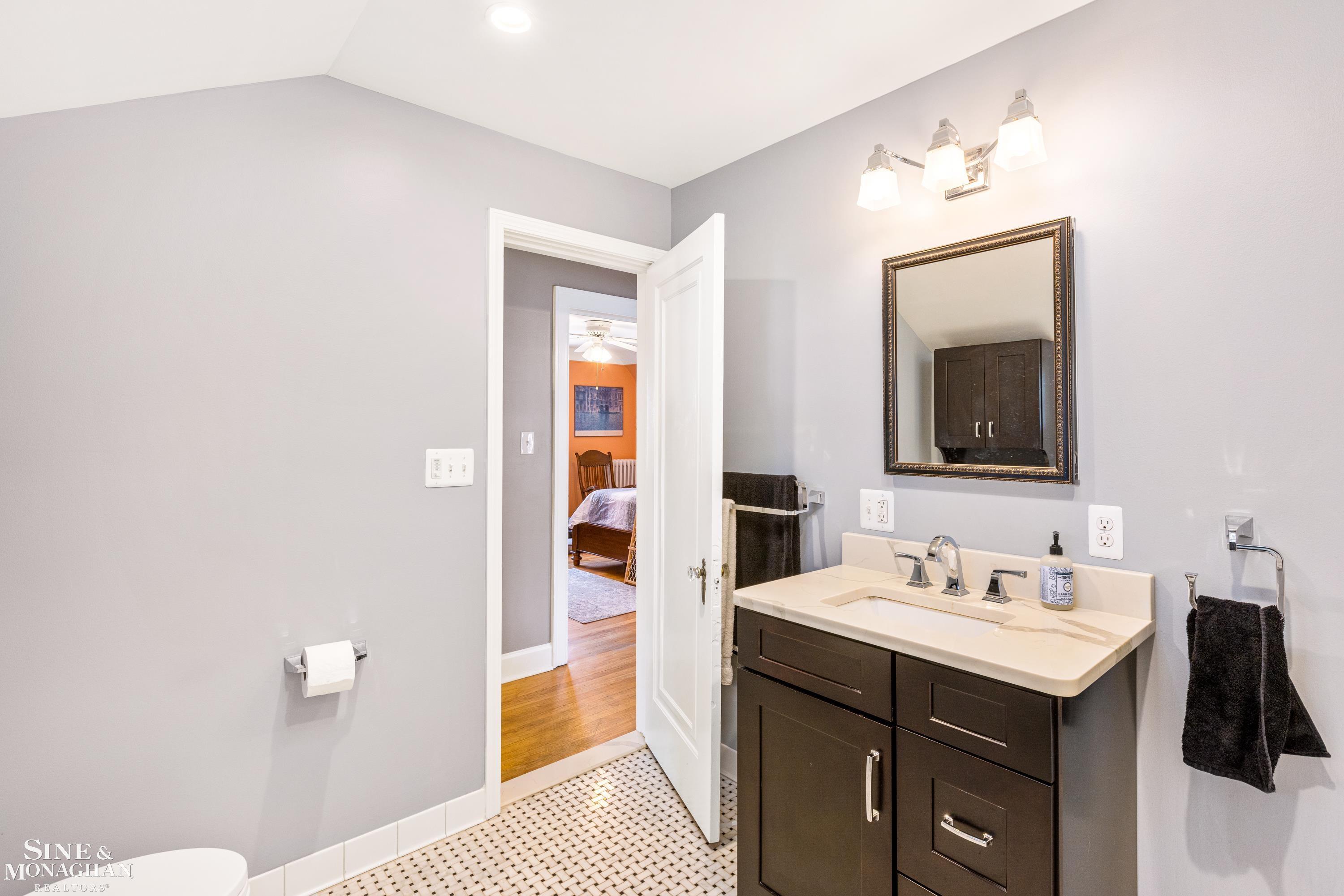 417 Moran Road Grosse Pointe Farms, MI 48236 - Photo 19 of 40