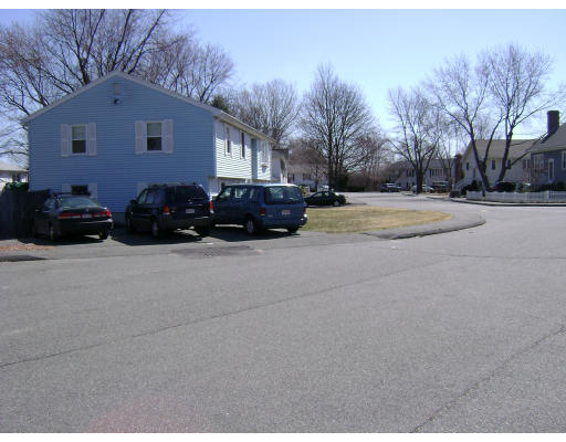8 Thistle Road Saugus, MA 01906 - Photo 2 of 14 Gallery Image 2