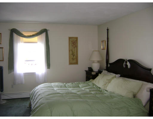 8 Thistle Road Saugus, MA 01906 - Photo 5 of 14 Gallery Image 5
