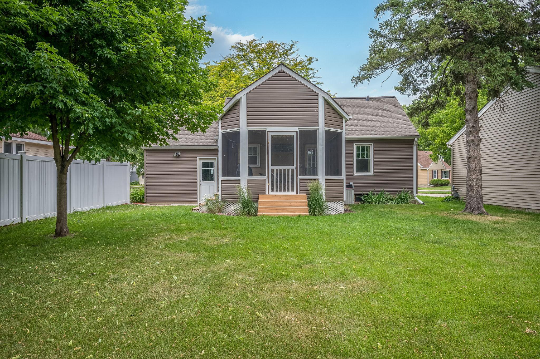 1193 River Road Windom, MN 56101 - Photo 7 of 52